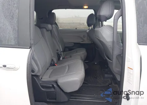 2022 Toyota Sienna Xle z USA, uszkodzony, nr VIN 5TDYRKEC0NS091914